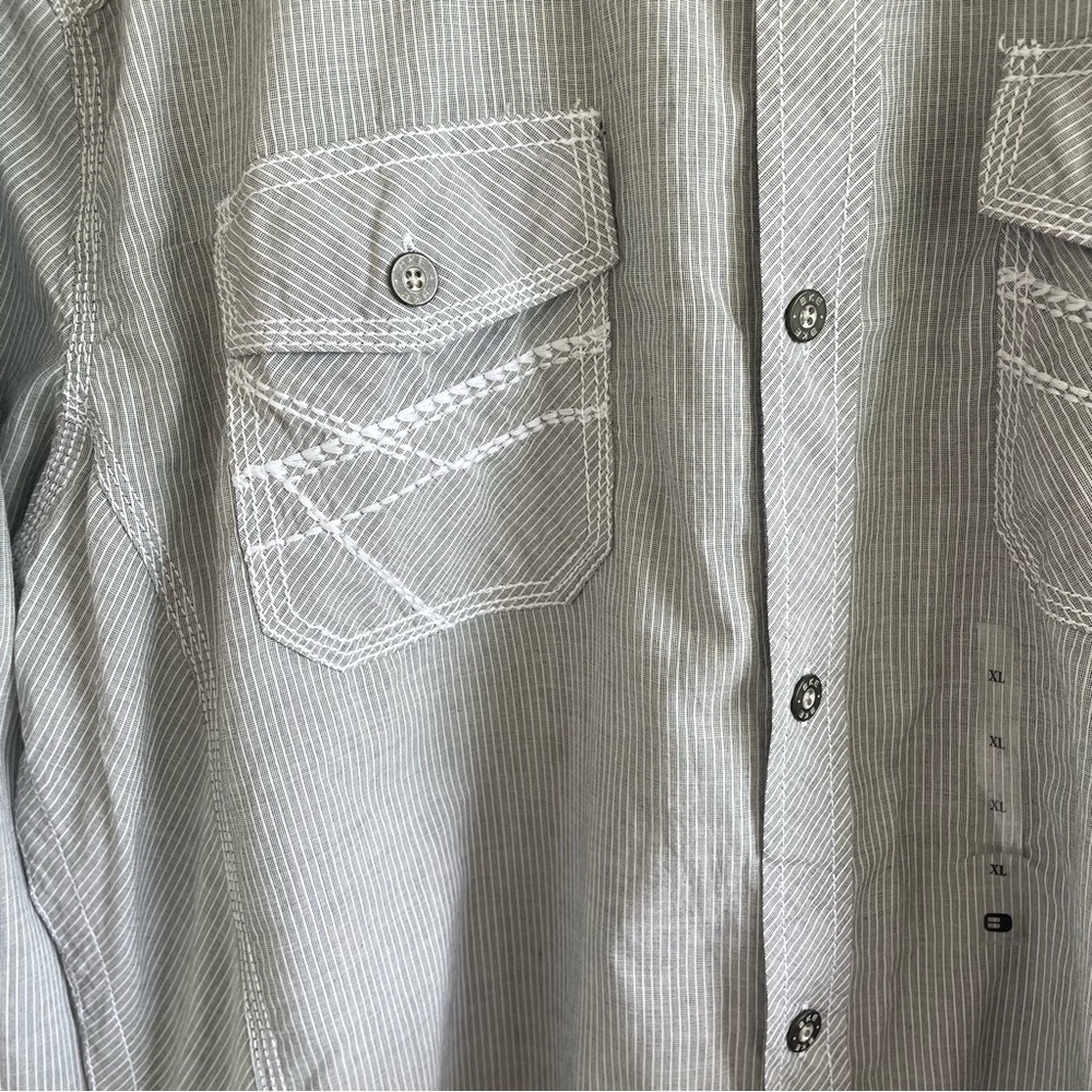 BKE Men's Athletic Fit Long Sleeve Button Up Gray/White Striped Shirt - Picture 5 of 11
